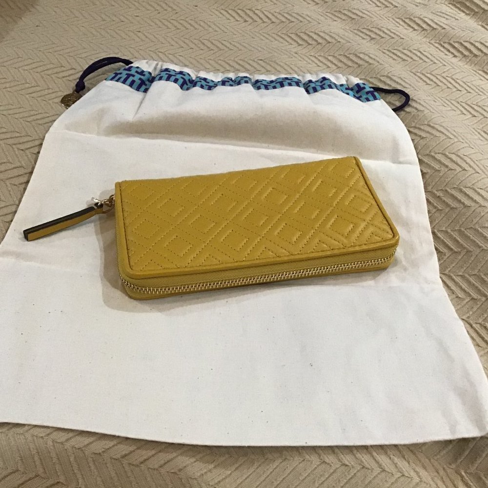 Tory Burch Fleming Quilted Continental Wallet NWOT